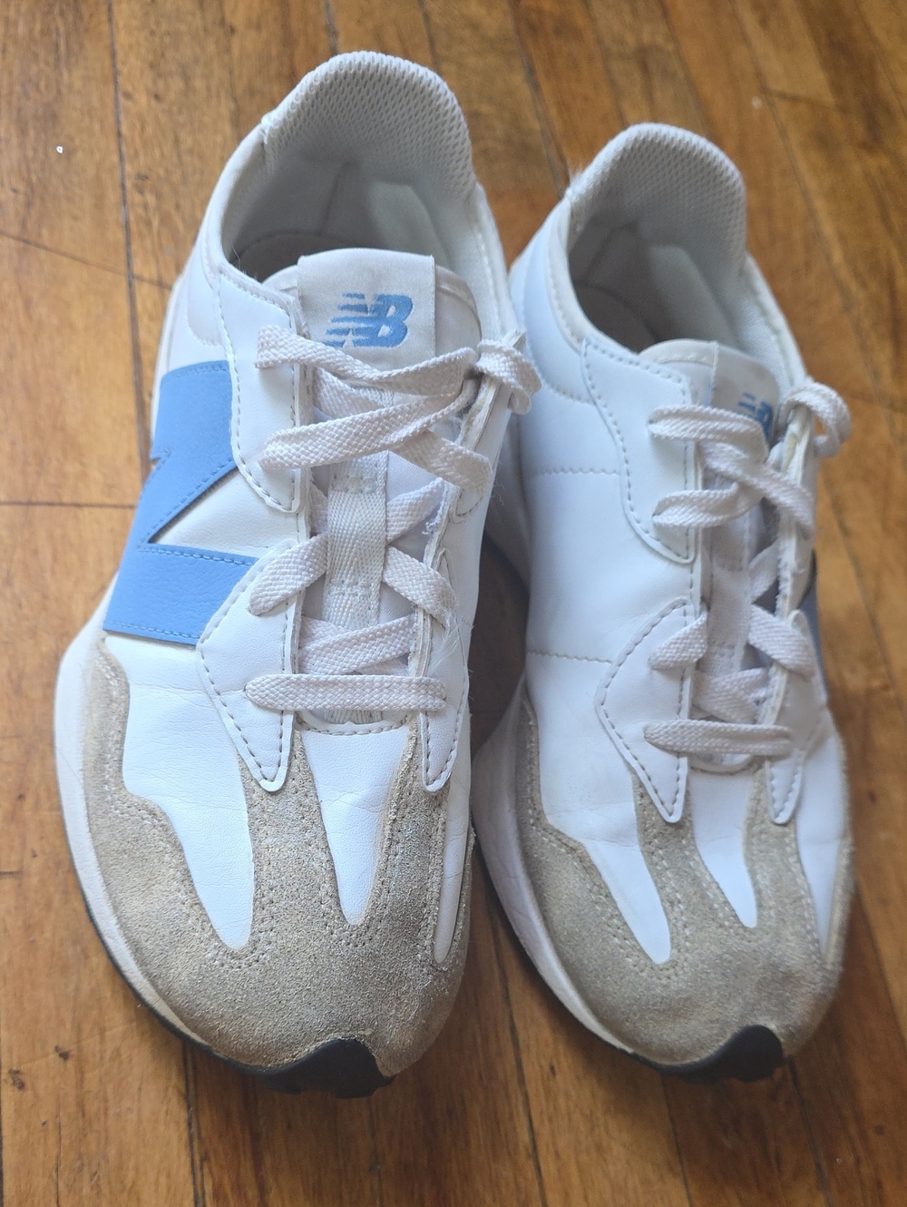 New Balance Men's White and Light Blue Retro-Inspired Sneakers